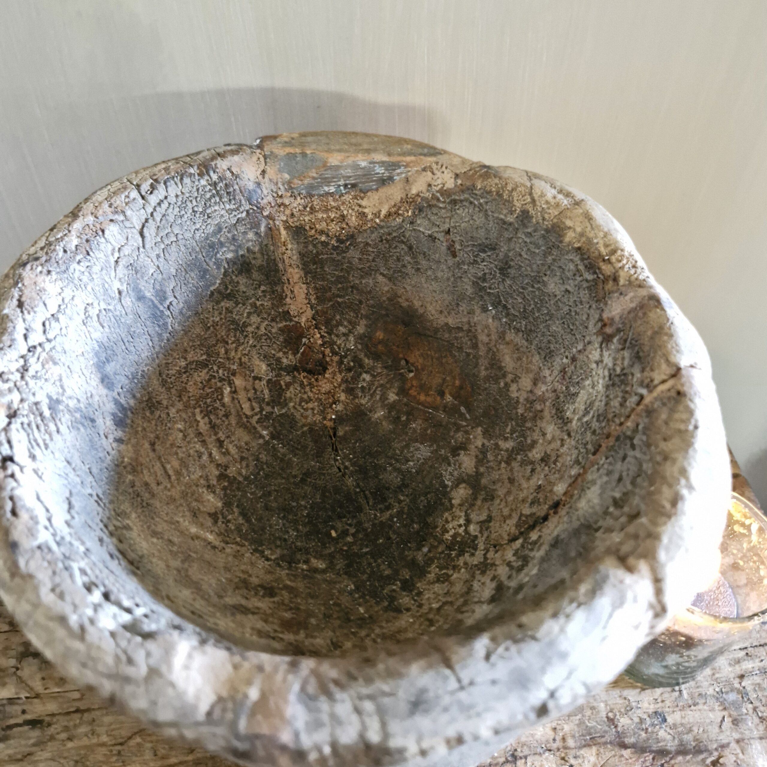 Houten vijzel met handvat