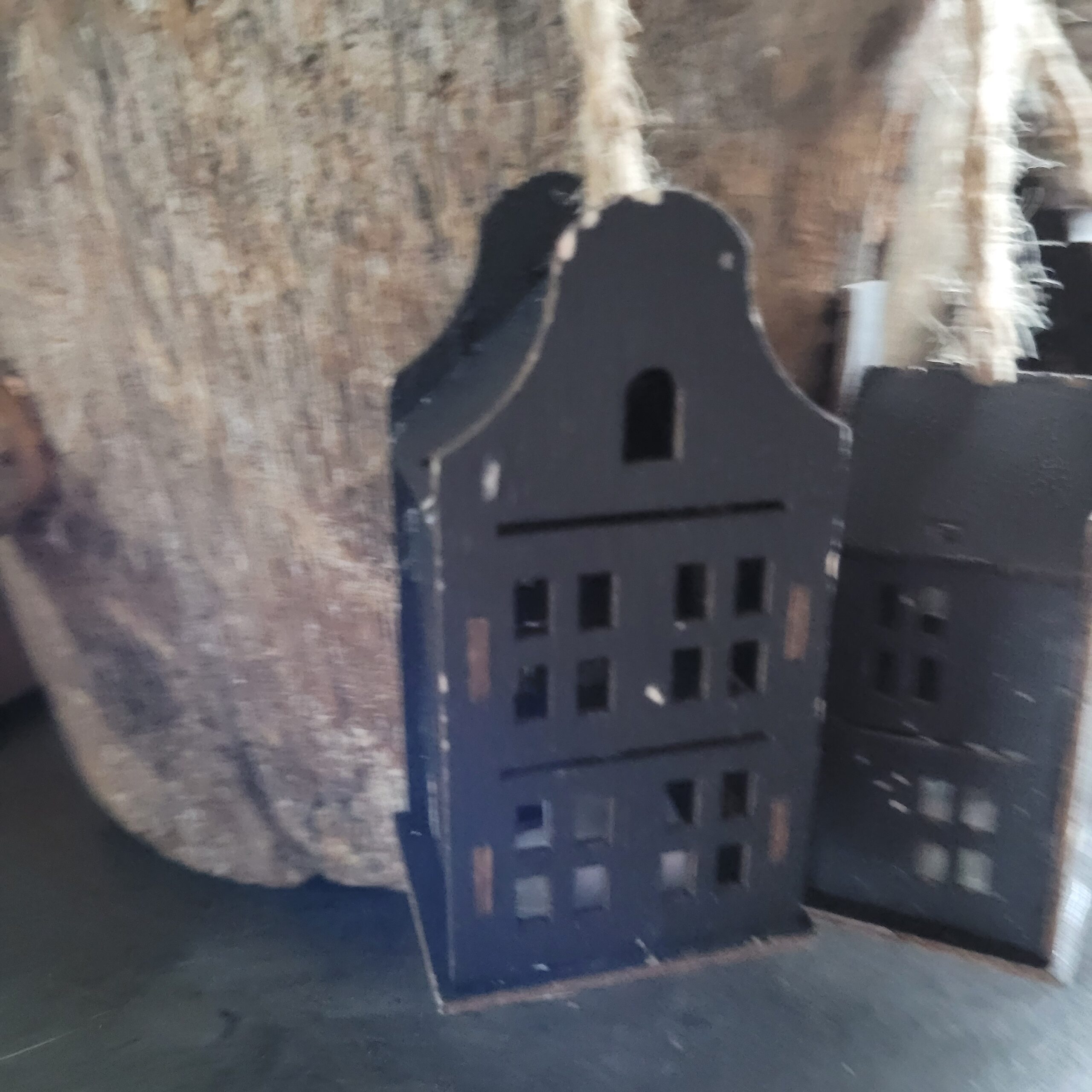 Hollandse huisjes zwart met touw en ledlichtje