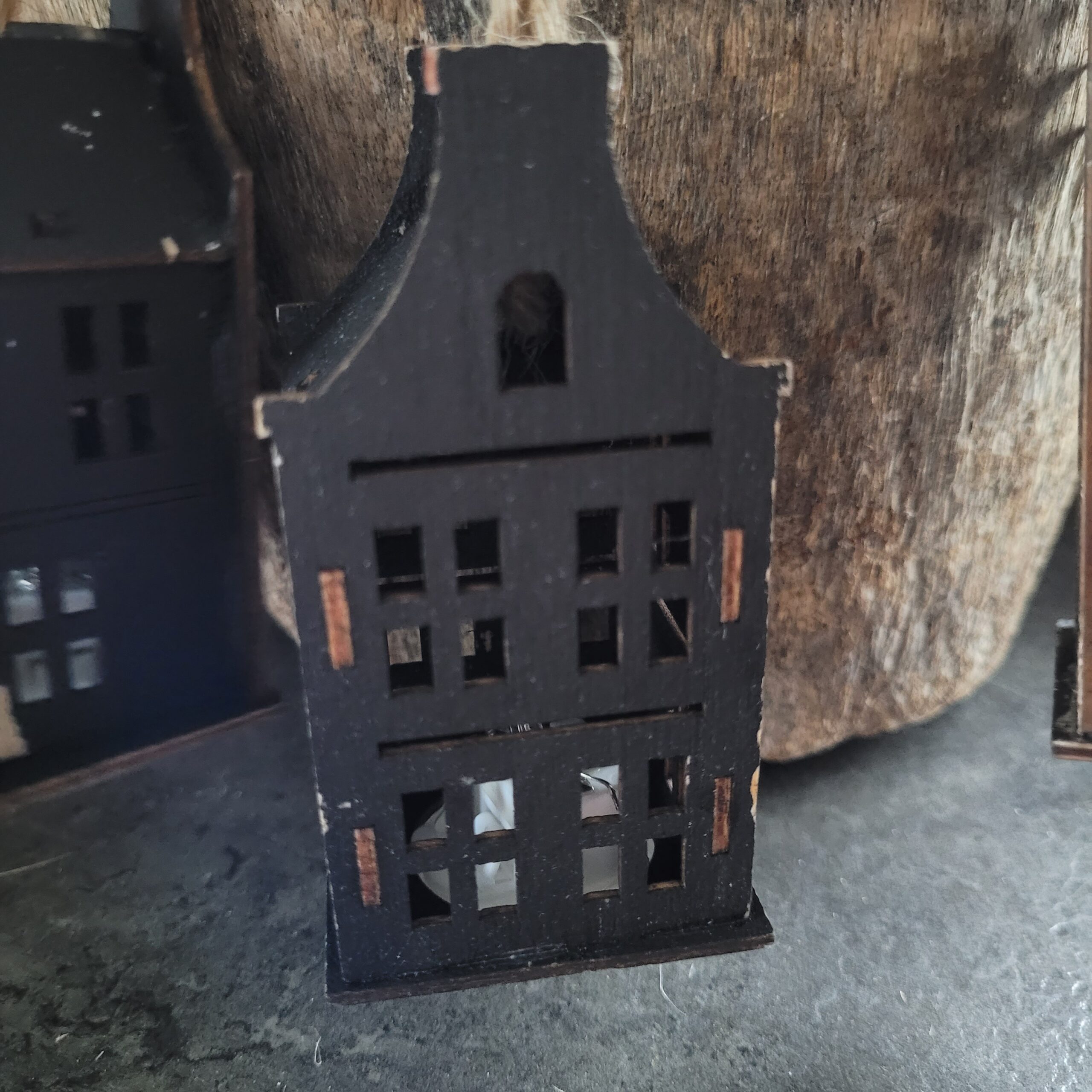 Hollandse huisjes zwart met touw en ledlichtje