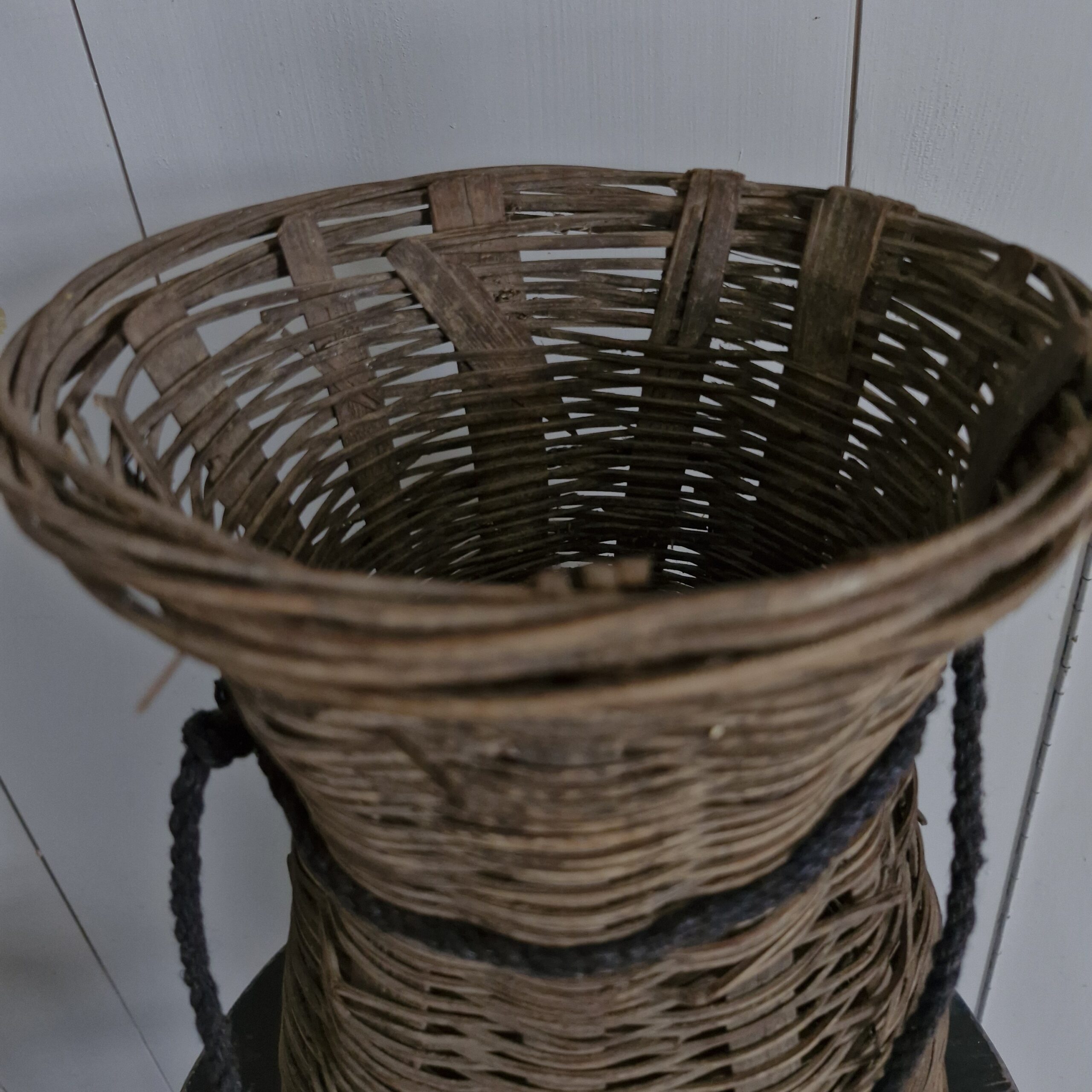 LUKSA | Oud mandje India met touw