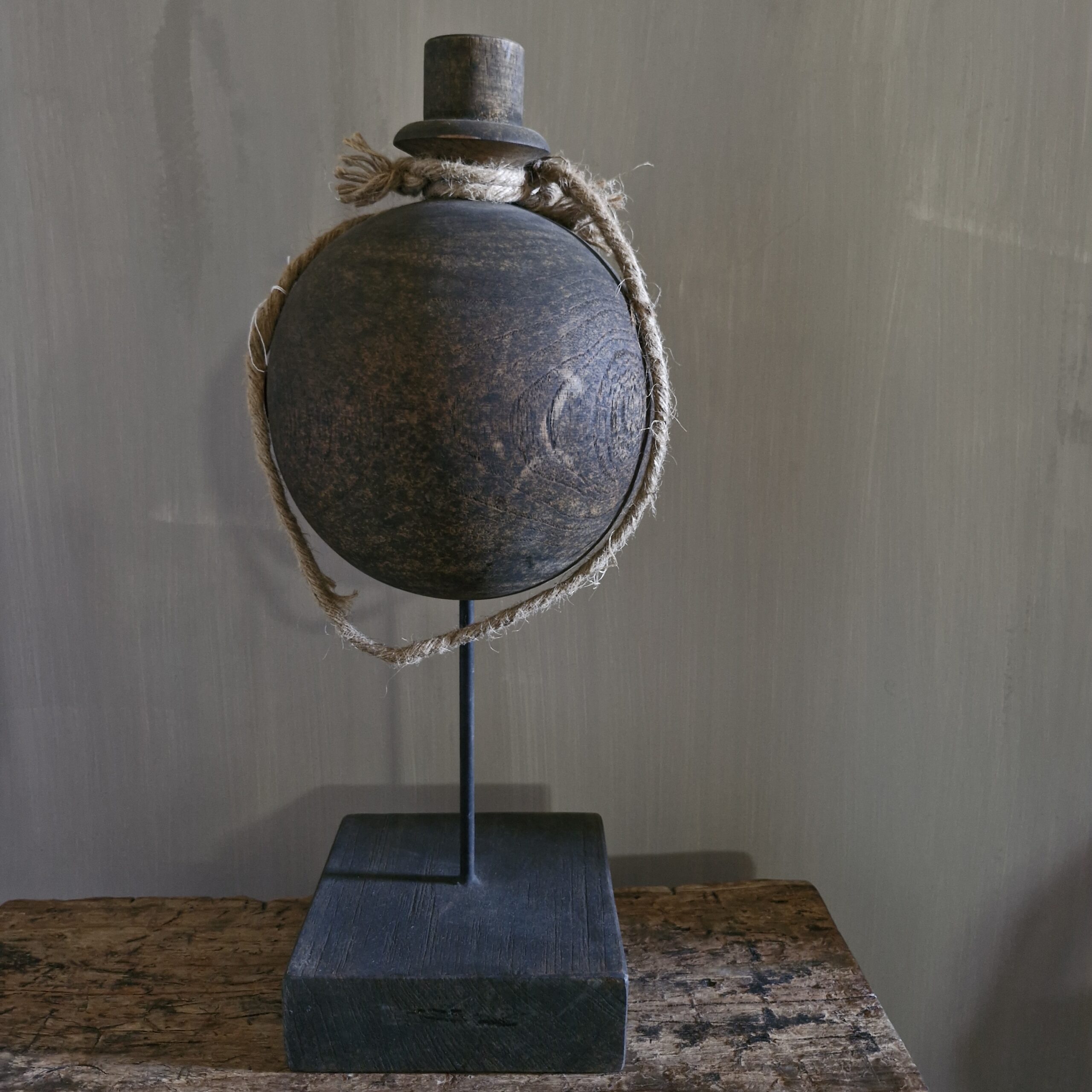 waterkruik antiek stoer sober landelijk statief luksa oud hout kruik